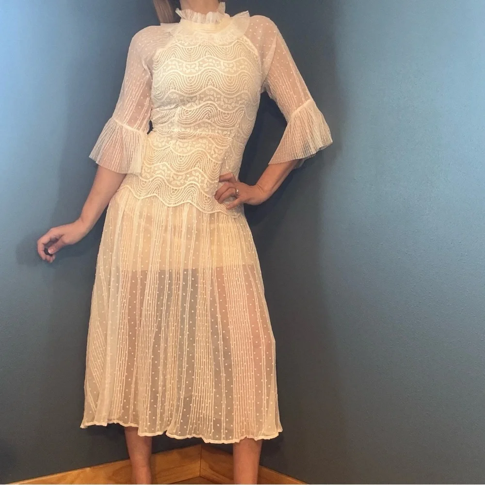 Elliatt Australia White High Neck Lace Midi Dress size M - Picture 6 of 16